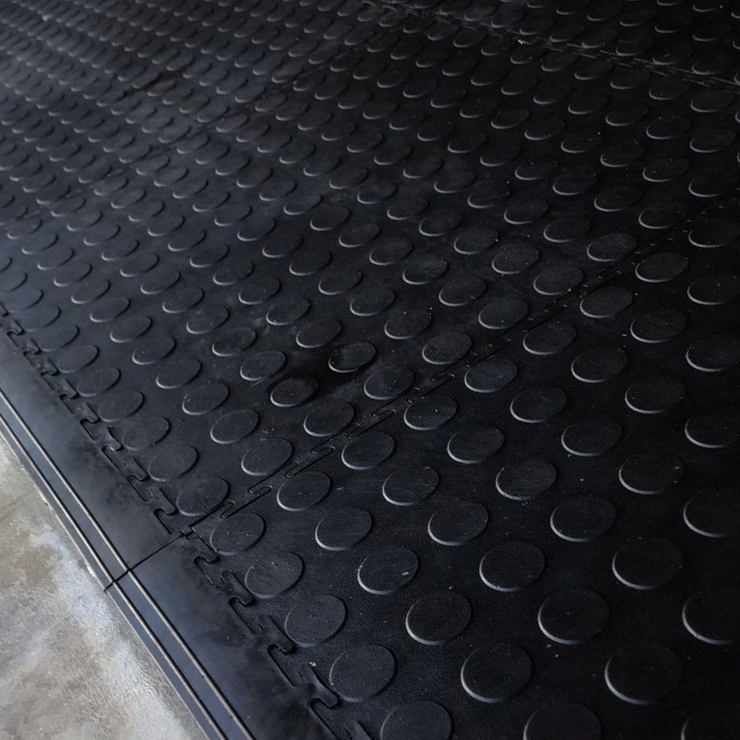 Interlocking 50X50 6mm Black Pimple