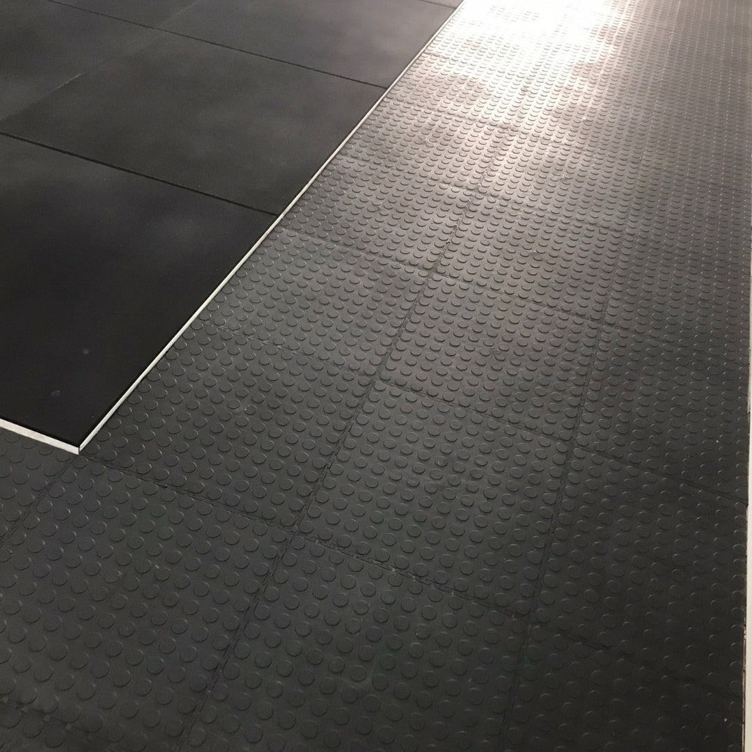 Interlocking 50X50 6mm Black Pimple